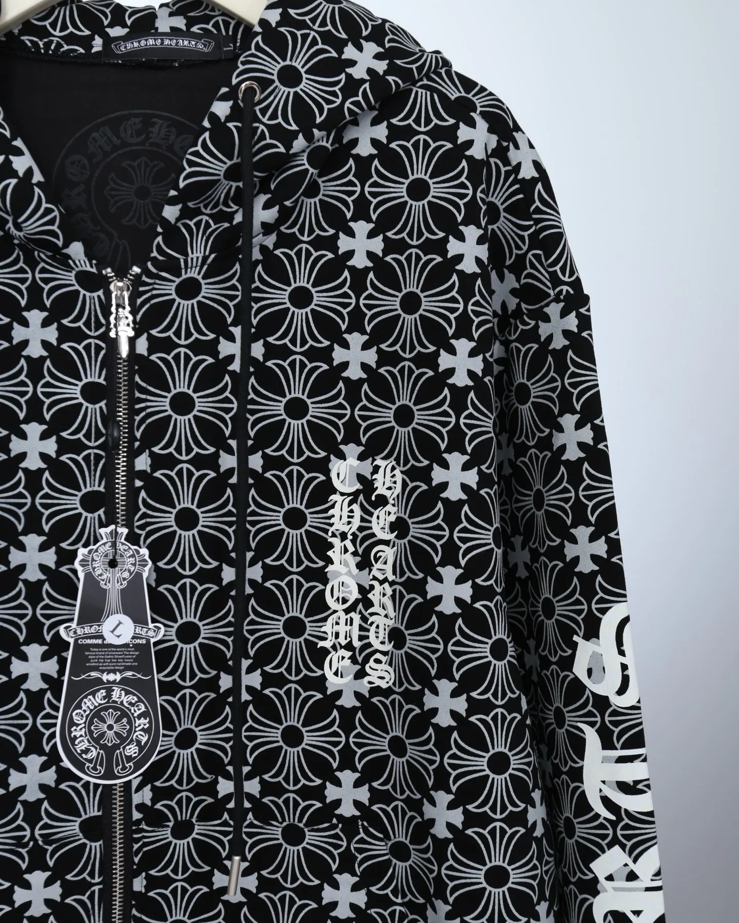 P310 Chrome Hearts/Chrome Hearts new full-print small cross cardigan jacket for men and women - High weight, high density and high quality. The wool is soft, delicate and skin-friendly. It feels soft and silky. It has excellent warmth and skin-friendly properties. - Customized weaving and dyeing, no color difference. No matter the fabric or workmanship details, it is better than the ordinary version on the market. - Hardware zipper accessories are all customized. Full of details. Size: S-XL